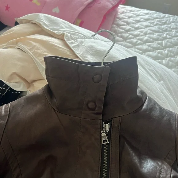 Danier Brown Leather Trench Coat with Knit Cuffs - Picture 7 of 7